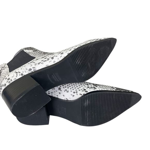 Blondo Emelia Waterproof Pointed Toe Stacked Heel Faux Snakeskin Booties Size 8M - Picture 5 of 7